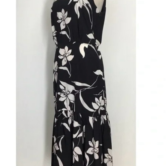 Dress - Picture 7 of 9